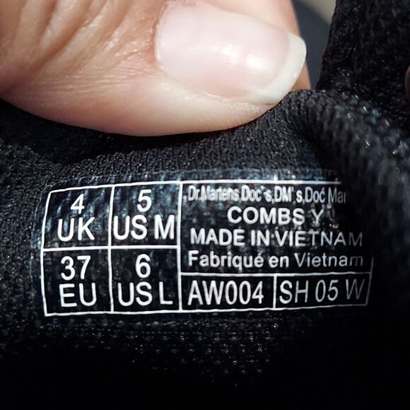 Dr. Martens Combs Y Black Boots Sz  5 - Picture 13 of 13